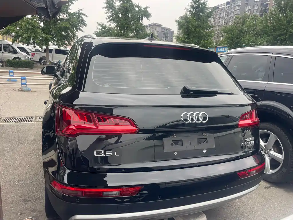 Audi Q5L 2020 — фото 5