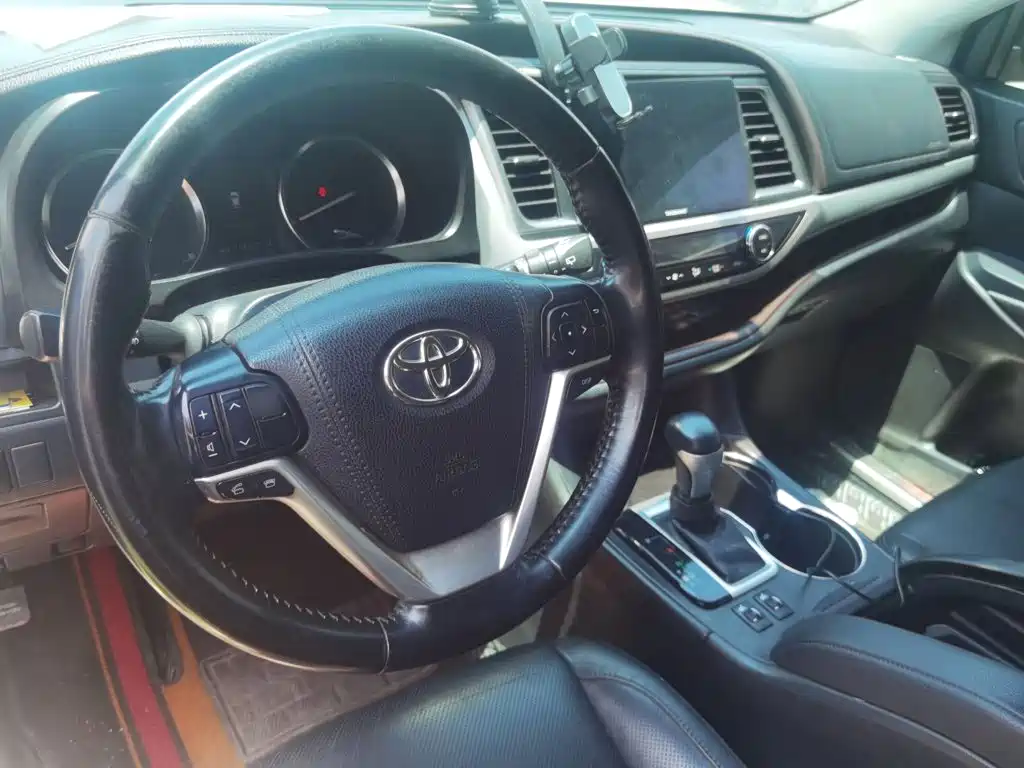 Toyota Highlander 2016 — фото 16