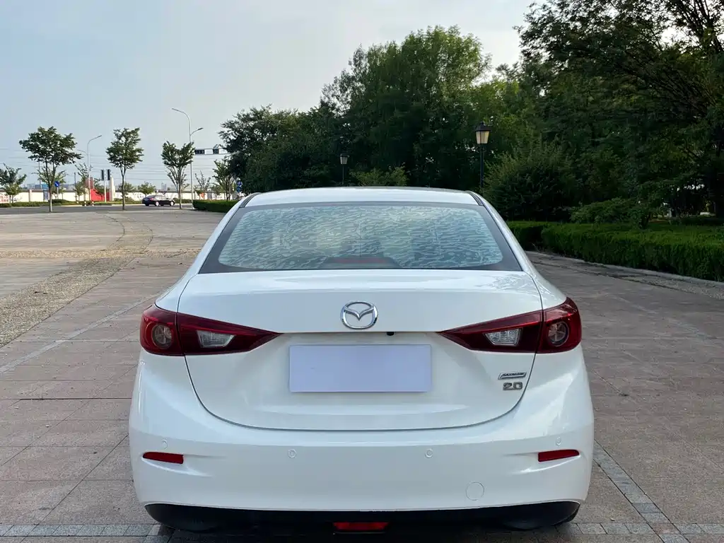 Mazda 3 Axela 2016 — фото 8