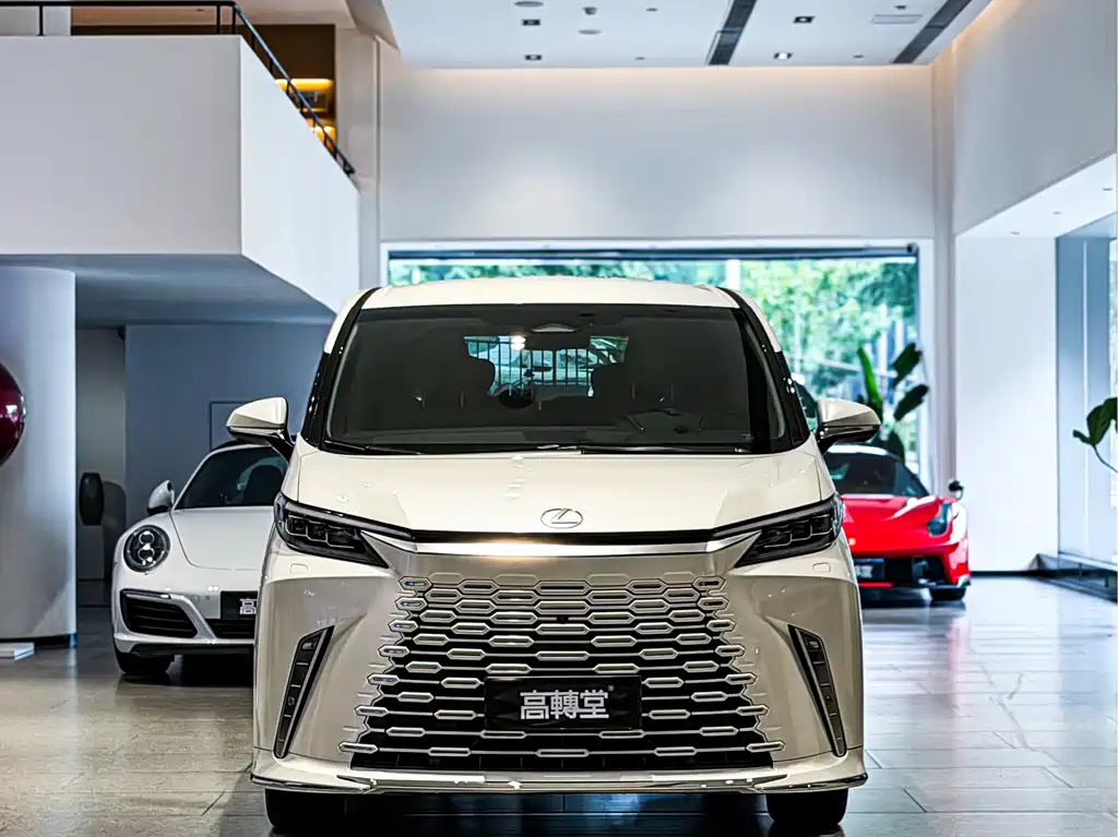 Lexus LM 2025 — фото 2