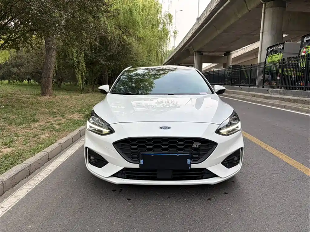Ford Focus 2021 — фото 13