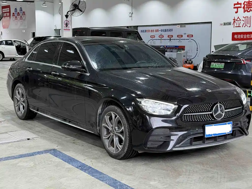 Mercedes-Benz E-Class 2022