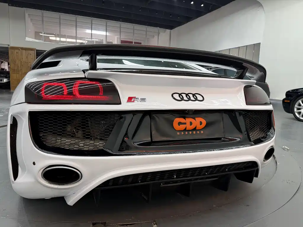 Audi R8 2013 — фото 18