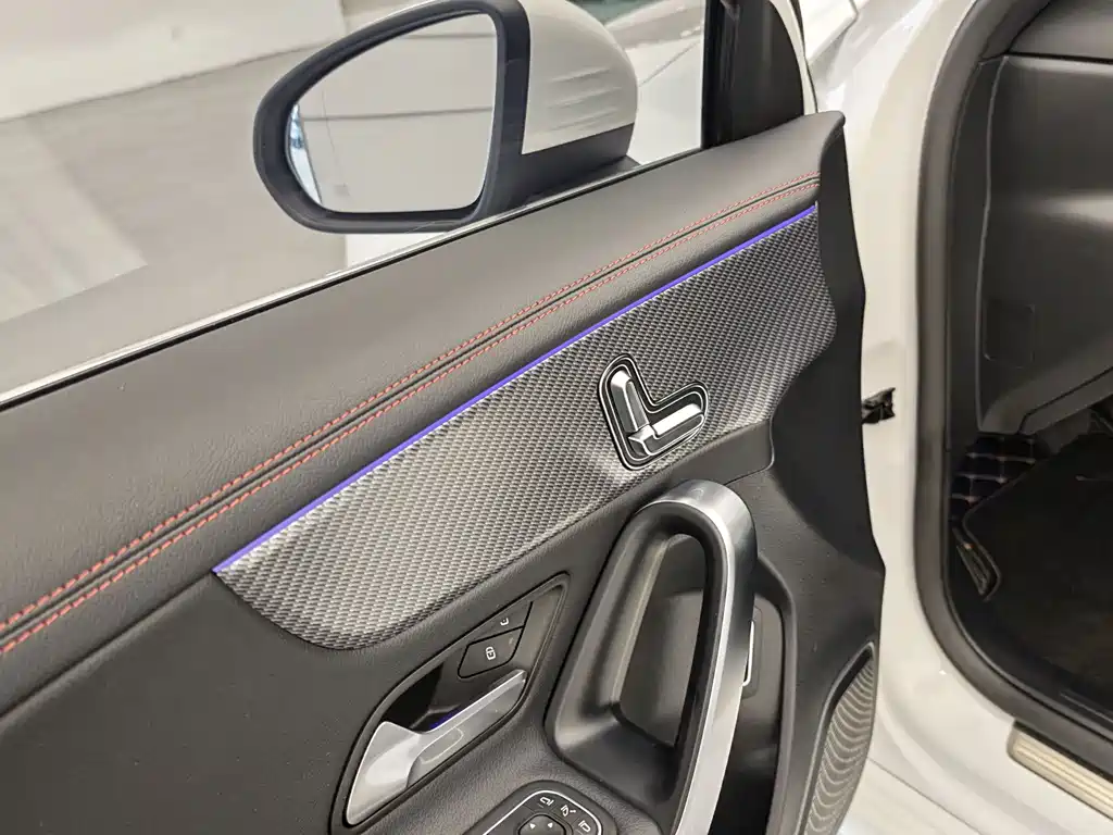 Mercedes-Benz A-Class 2024 — фото 10