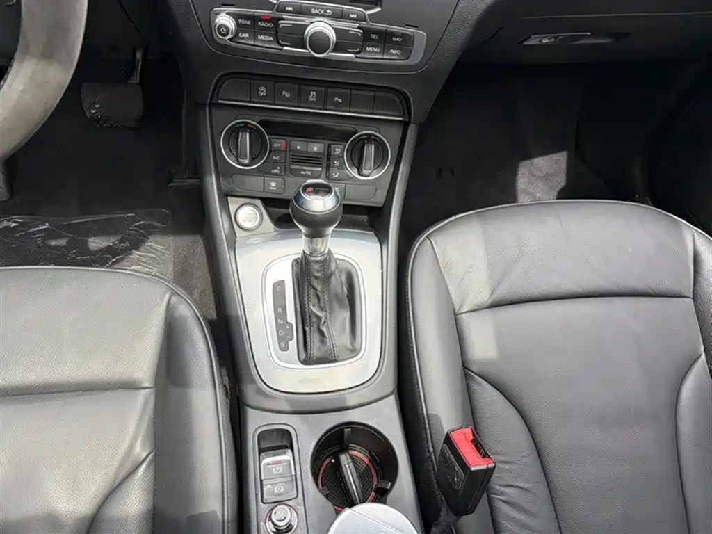 Audi Q3 2017 — фото 19