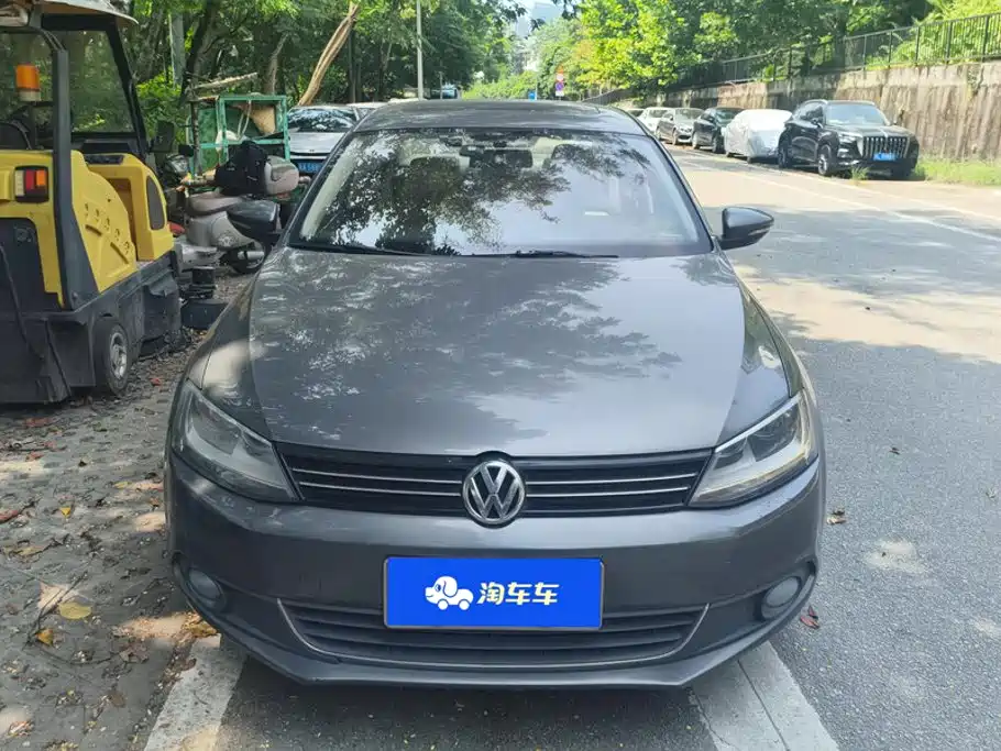 Volkswagen Sagitar 2013