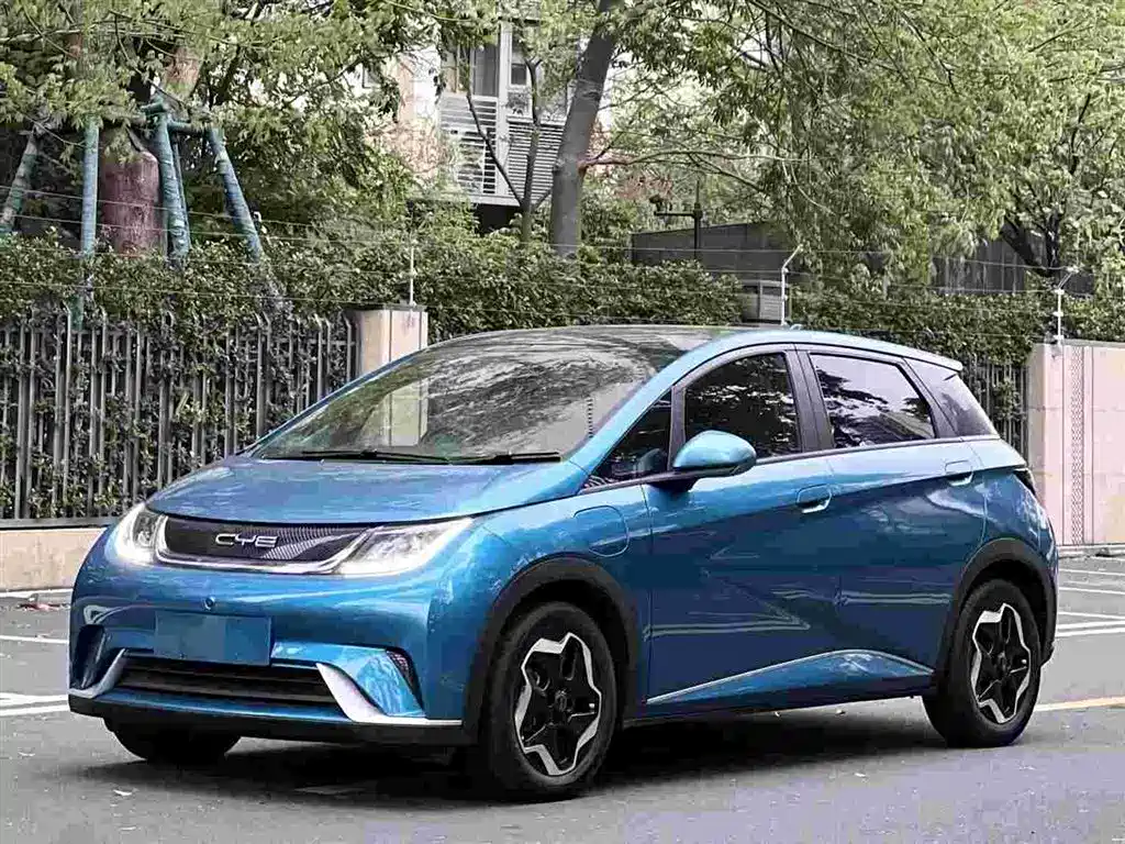 BYD Dolphin 2022 — фото 1