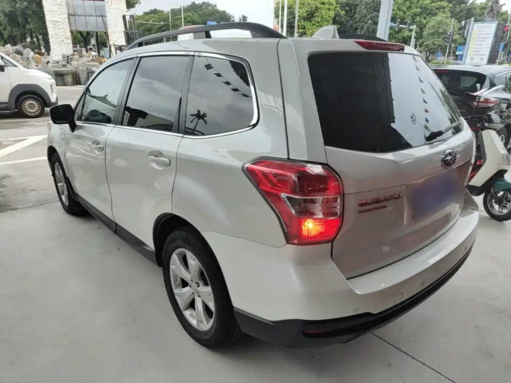 Subaru Forester 2014 — фото 5