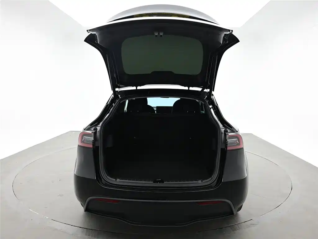 Tesla Model Y 2022 — фото 8
