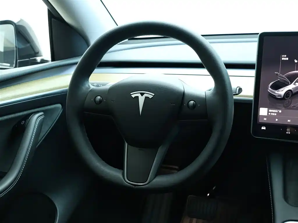 Tesla Model Y 2022 — фото 17