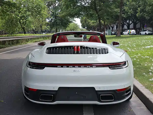 Porsche 911 2023