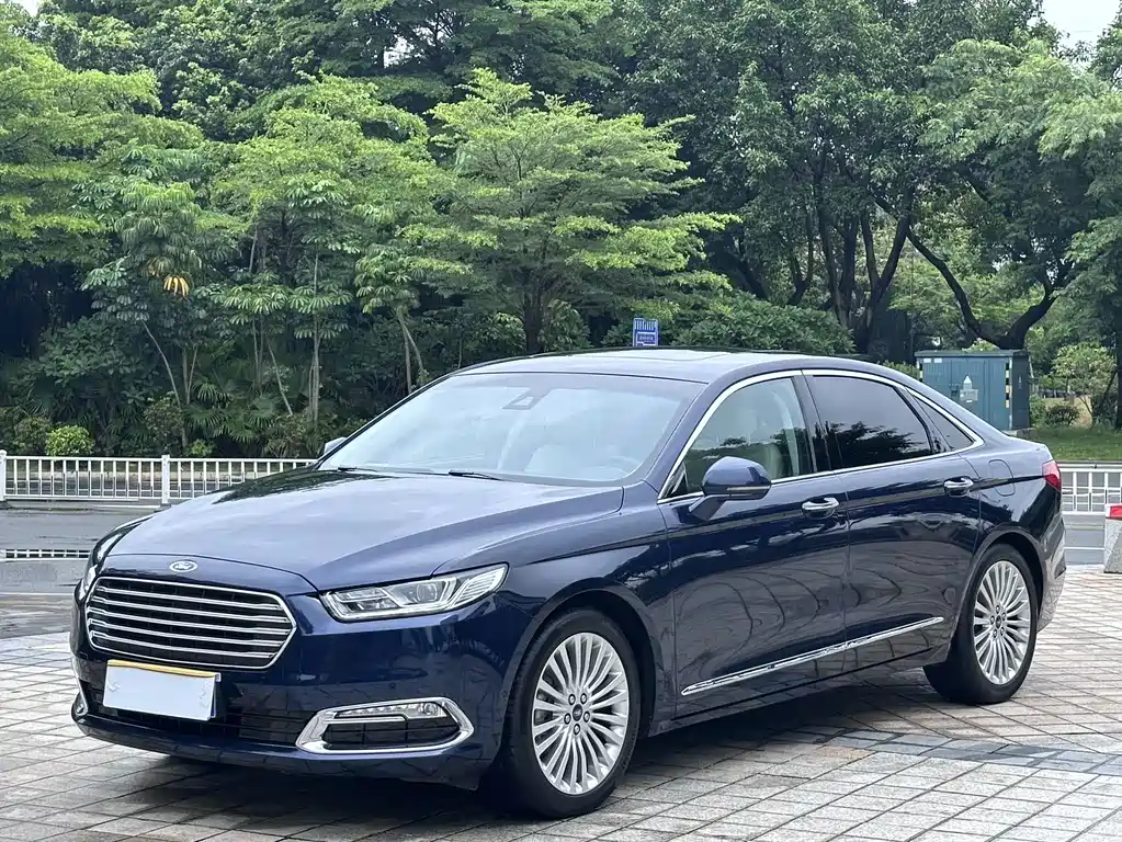 Ford Taurus 2016 — фото 1