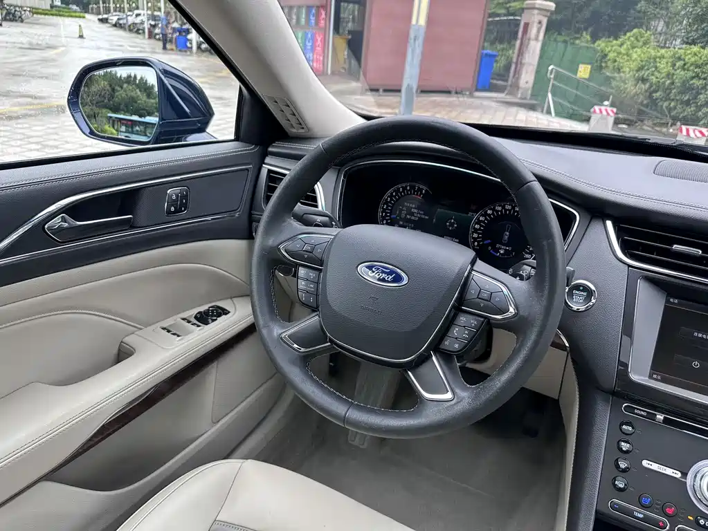 Ford Taurus 2016 — фото 12
