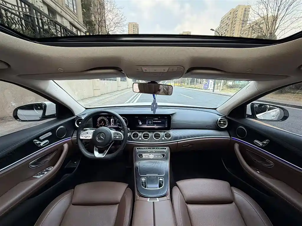 Mercedes-Benz E-Class 2019 — фото 13