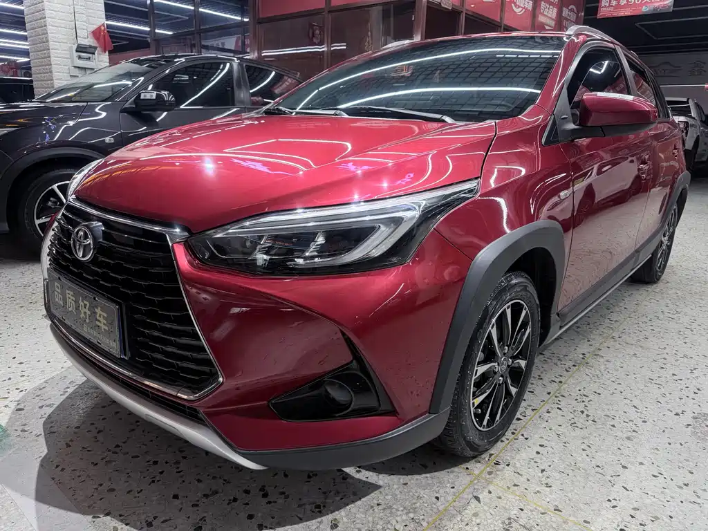 Toyota Yaris L 2021 — фото 1