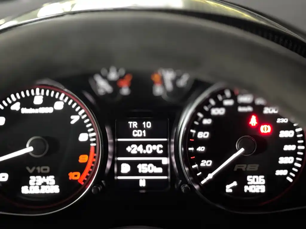Audi R8 2013 — фото 7