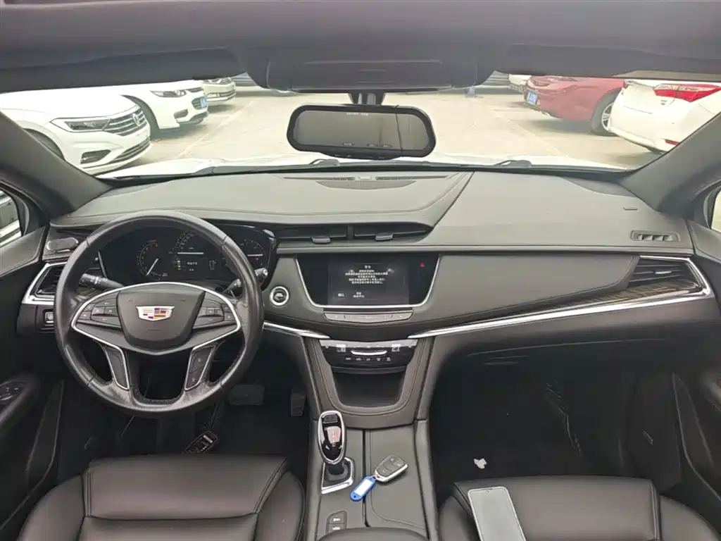 Cadillac XT5 2018 — фото 10