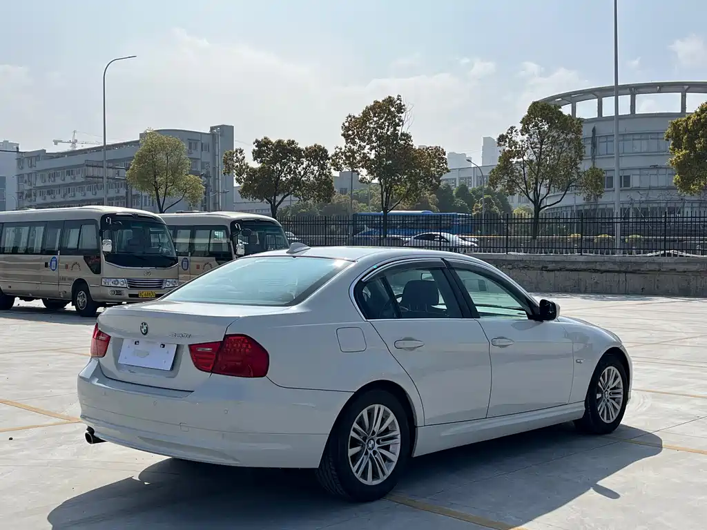 BMW 3 Series 2012 — фото 13