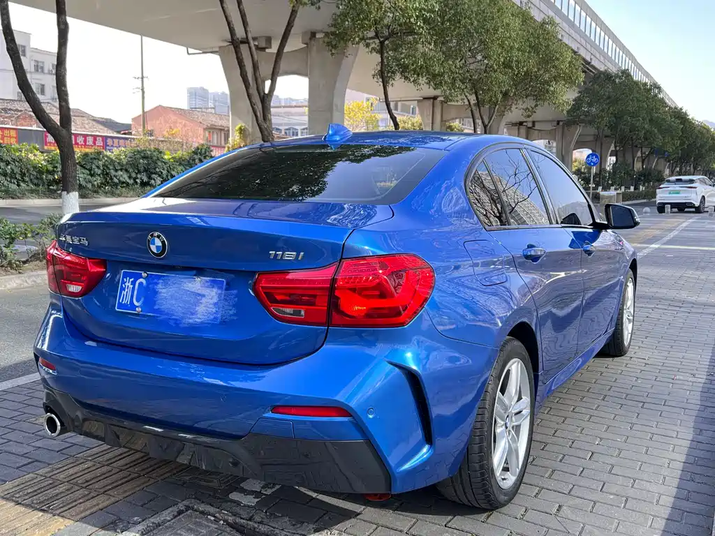 BMW 1 Series 2019 — фото 14