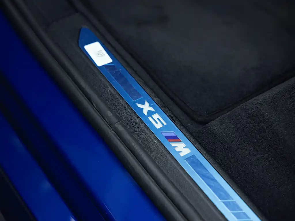 BMW X5 M 2021 — фото 32