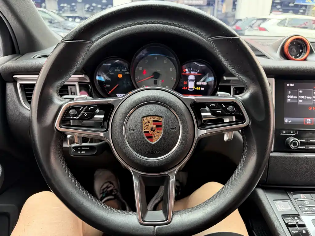 Porsche Macan 2017 — фото 4