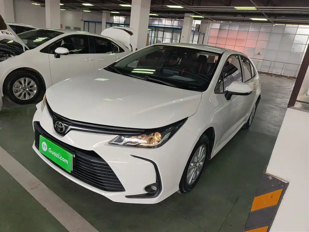 Toyota Corolla 2023 — фото 2