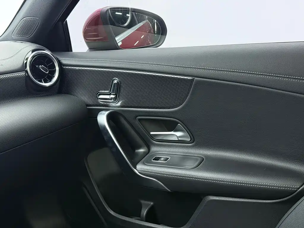 Mercedes-Benz A-Class 2022 — фото 11
