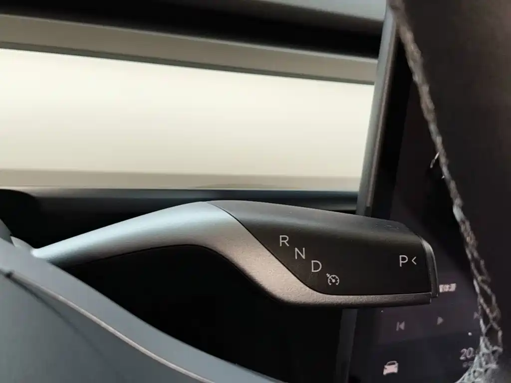 Tesla Model Y 2023 — фото 14