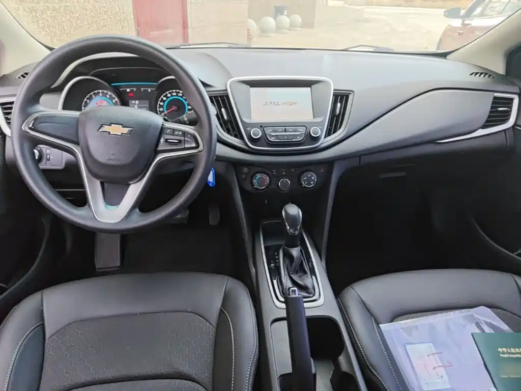 Chevrolet Cavalier 2017 — фото 10