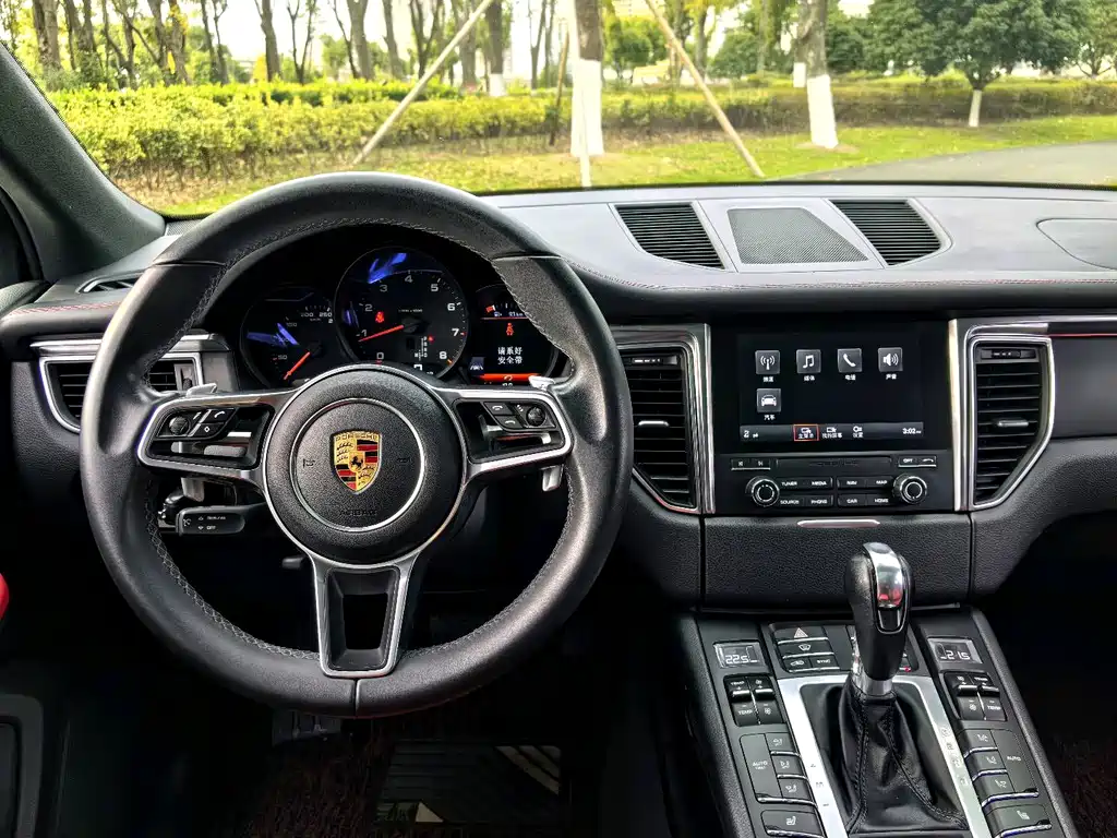 Porsche Macan 2016 — фото 8
