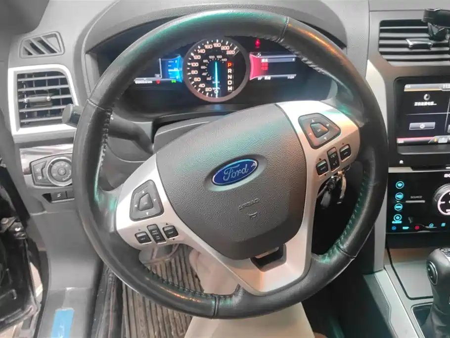 Ford Explorer 2014 — фото 15