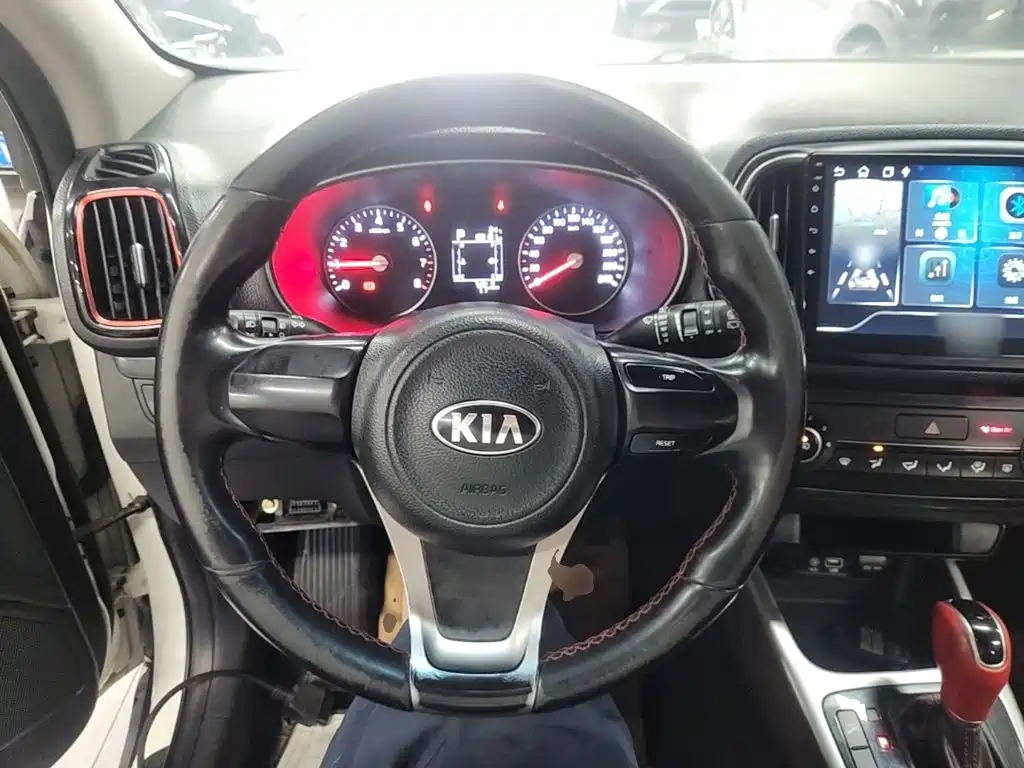 Kia KX3 2015 — фото 11