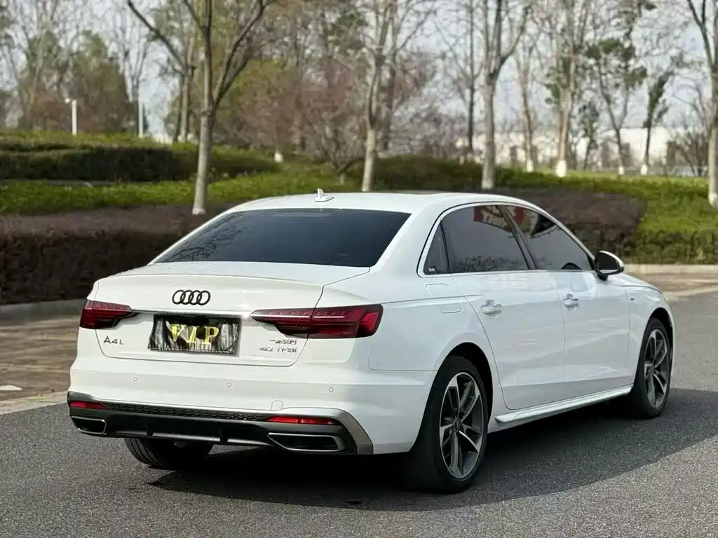 Audi A4L 2023