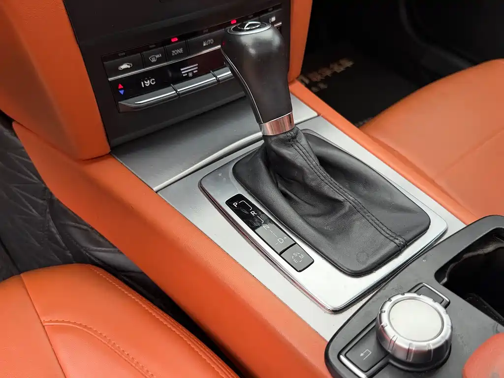 Mercedes-Benz E-Class 2013 — фото 21