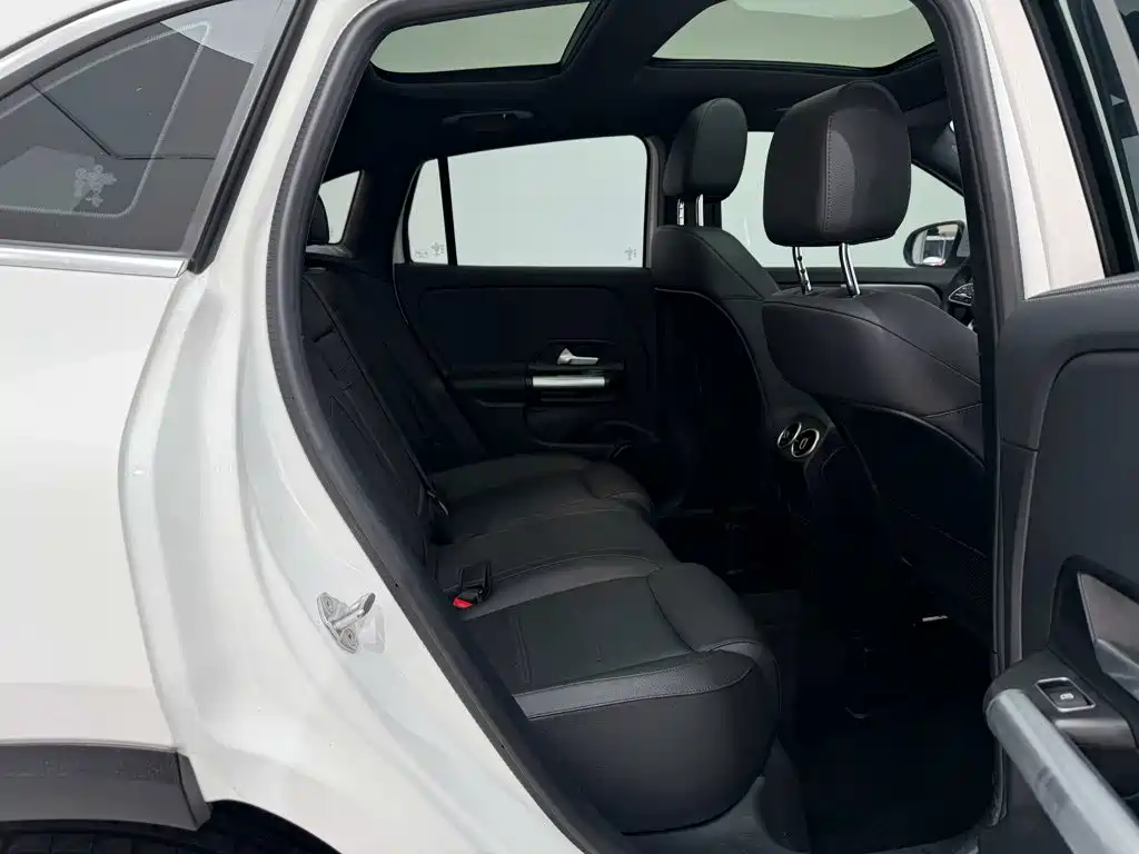 Mercedes-Benz GLA 2023 — фото 22