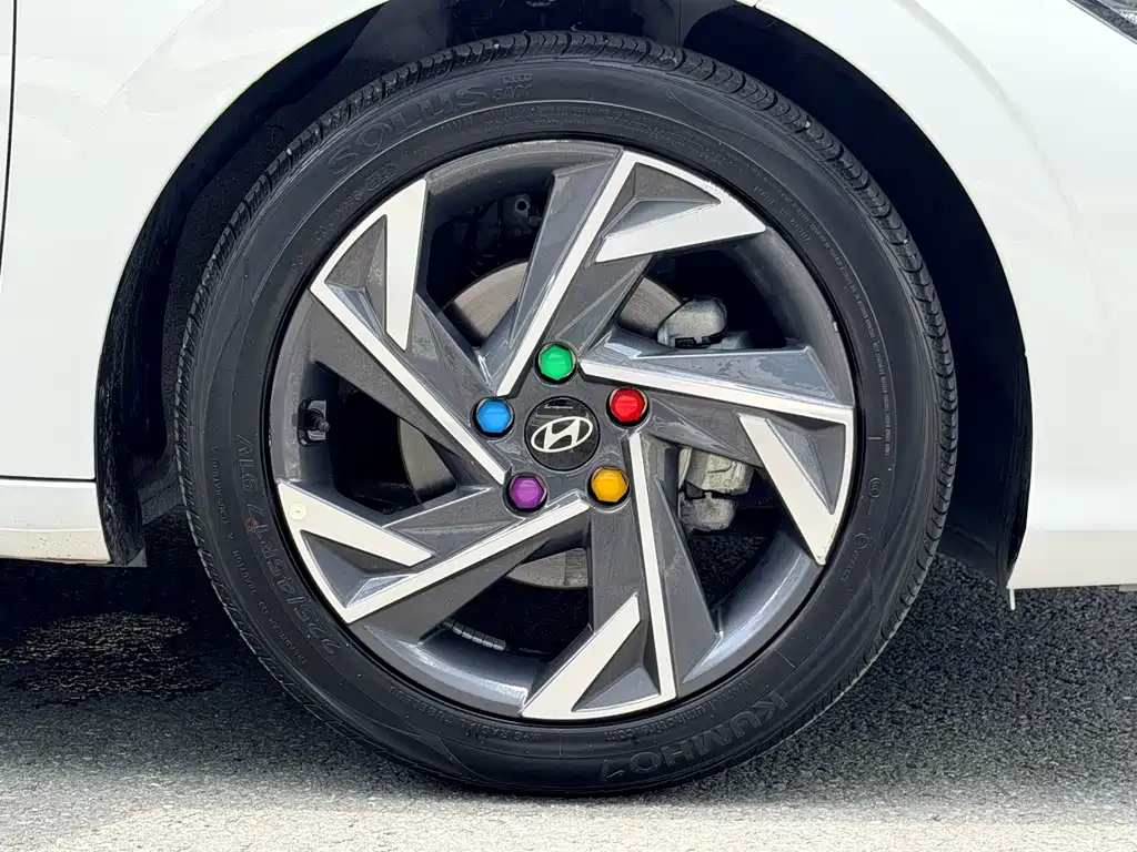 Hyundai Elantra 2025 — фото 38