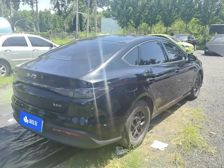 BYD Seal 05 DM-i 2025 — фото 3