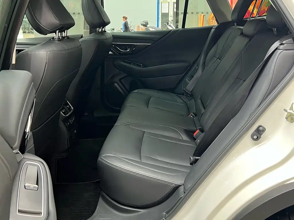 Subaru Outback 2022 — фото 17