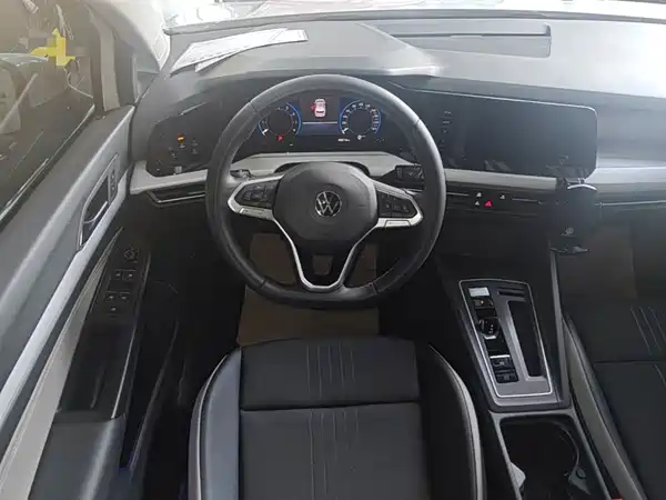 Volkswagen Golf 2021