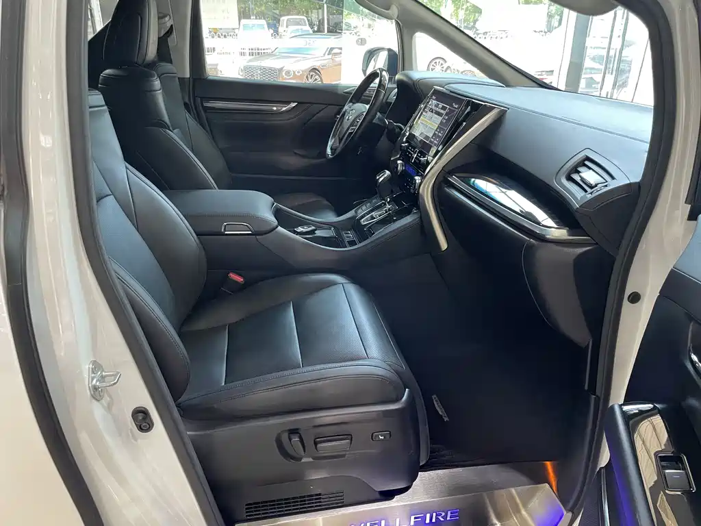 Toyota Vellfire 2021 — фото 13