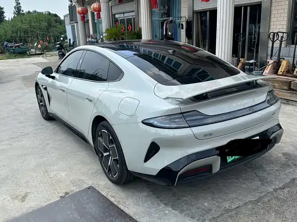 Xiaomi SU7 2025