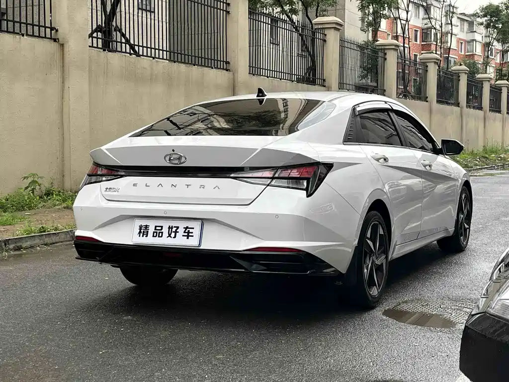 Hyundai Elantra 2023