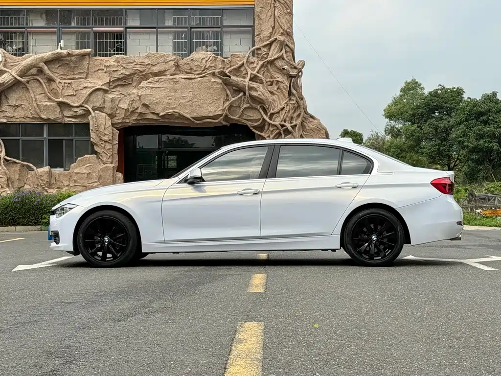 BMW 3 Series 2017