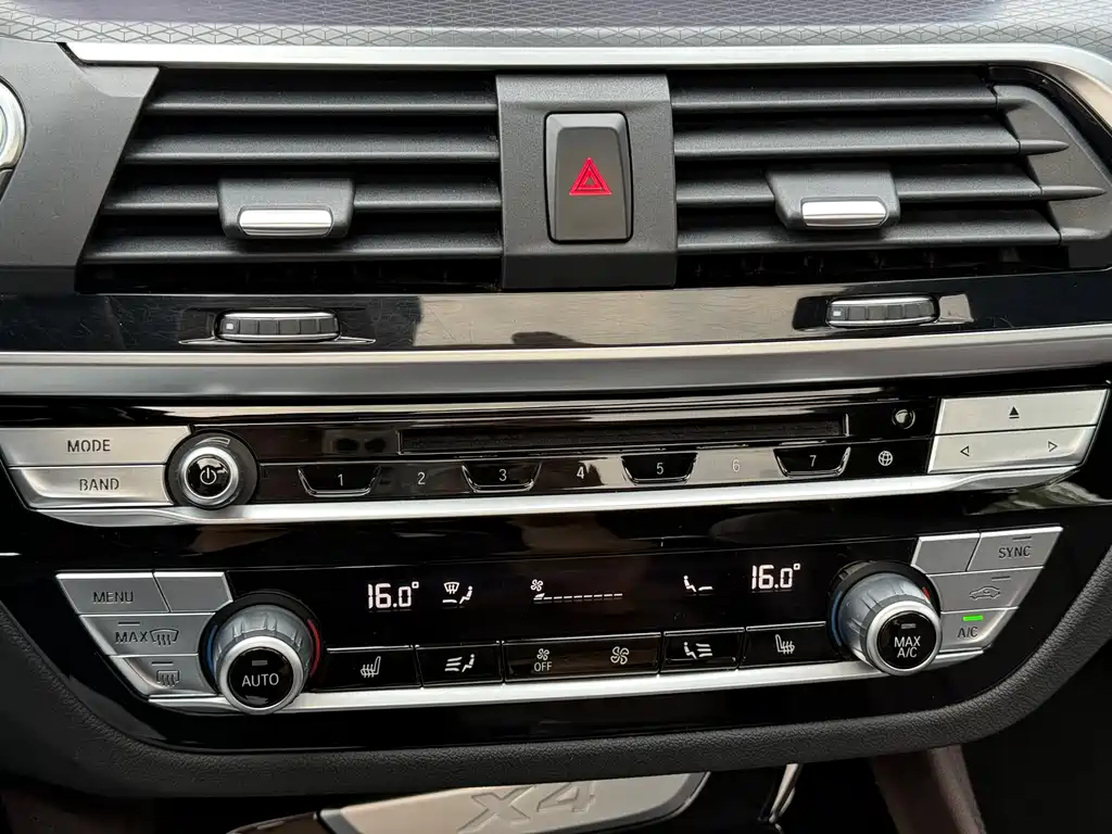 BMW X4 2020 — фото 15