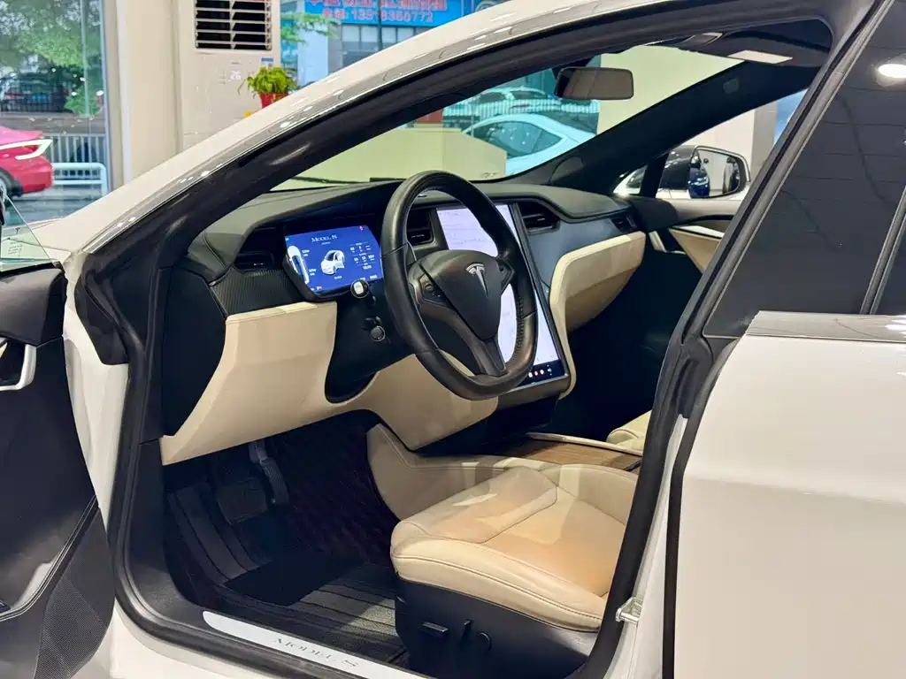 Tesla Model S 2020 — фото 14