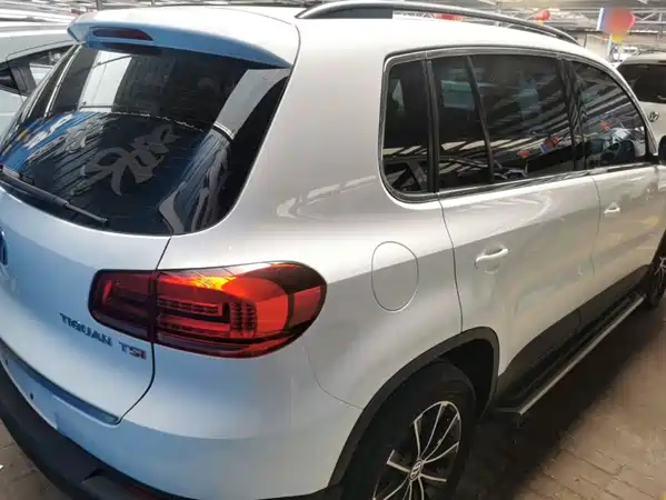Volkswagen Tiguan 2015