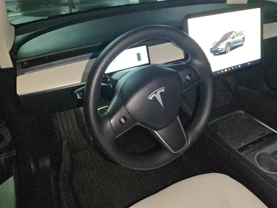 Tesla Model 3 2023 — фото 15
