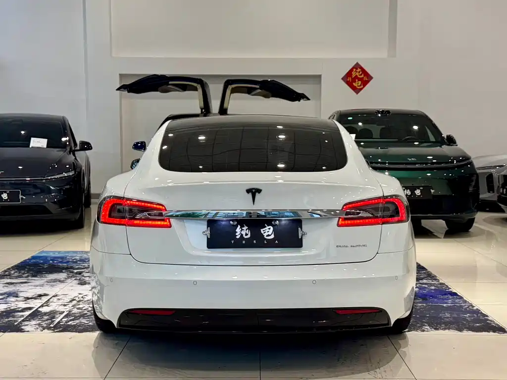 Tesla Model S 2020 — фото 17