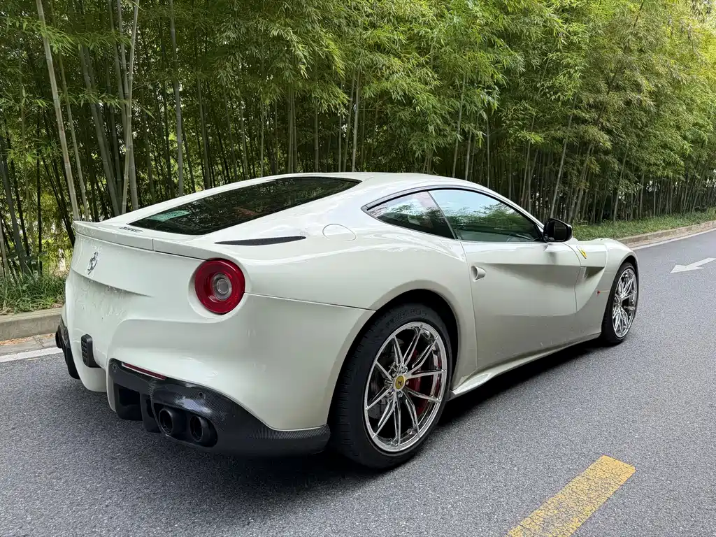 Ferrari F12berlinetta 2013 — фото 6