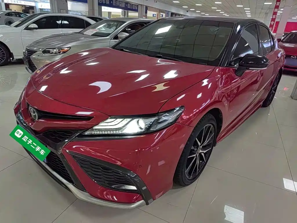 Toyota Camry 2022 — фото 1